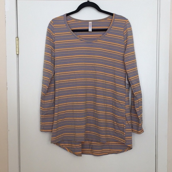 LuLaRoe Tops - L LuLaRoe Lynnae Top BB31 918‎